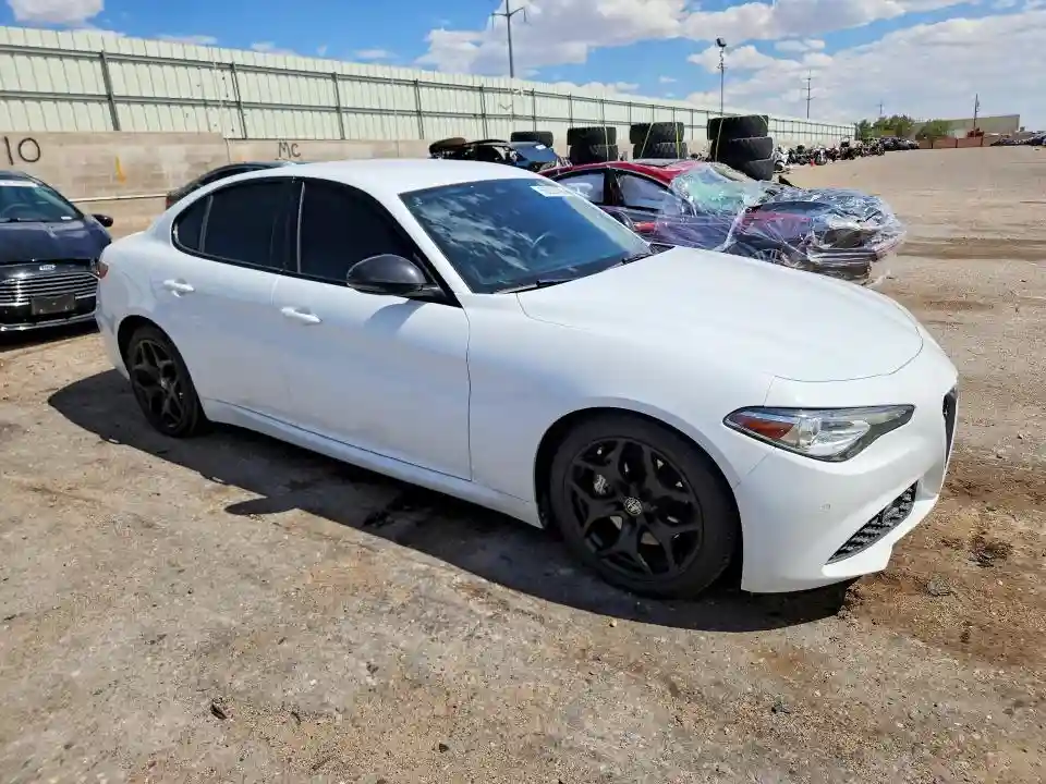 ZARFAMAN5M7646355 2021 ALFA ROMEO GIULIA-3