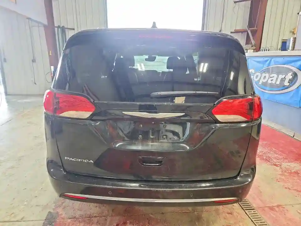 2C4RC1BG9JR114424 2018 CHRYSLER PACIFICA-5