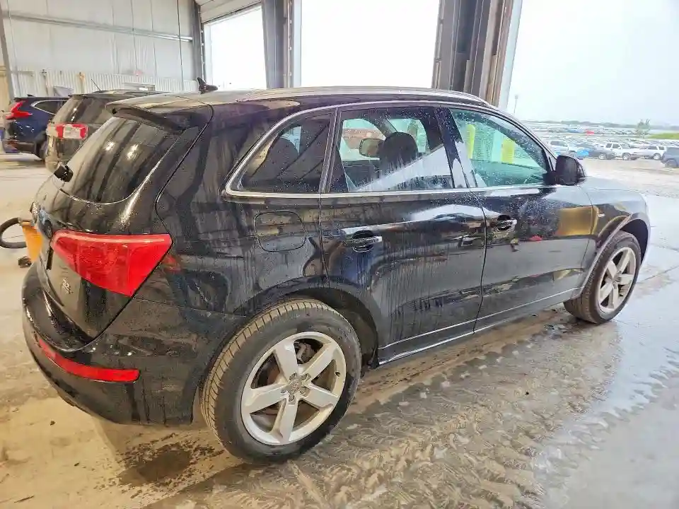 WA1DKAFP0BA076931 2011 AUDI Q5-2
