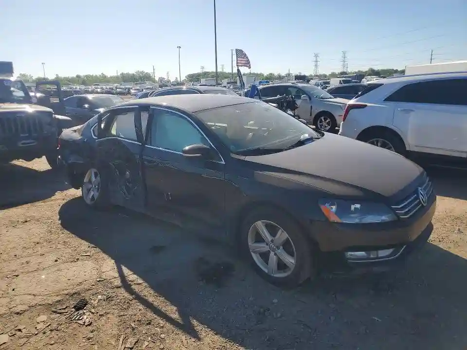 1VWAS7A3XFC082534 2015 VOLKSWAGEN PASSAT-3