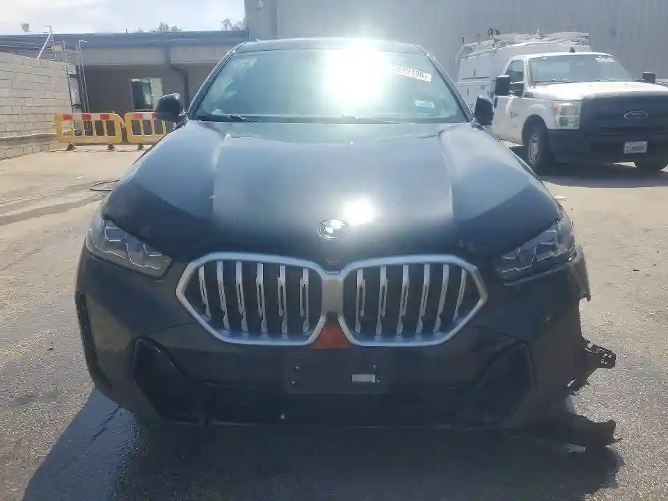 5UX33EX04R9W08540 2024 BMW X6-4