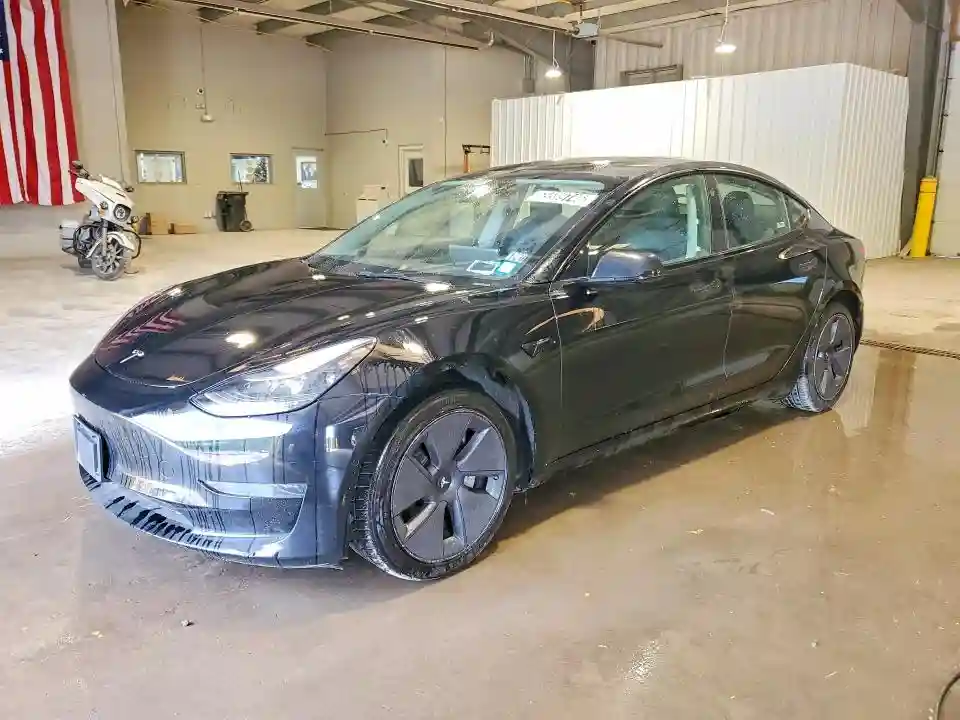 5YJ3E1EA5NF370553 2022 TESLA MODEL 3-0