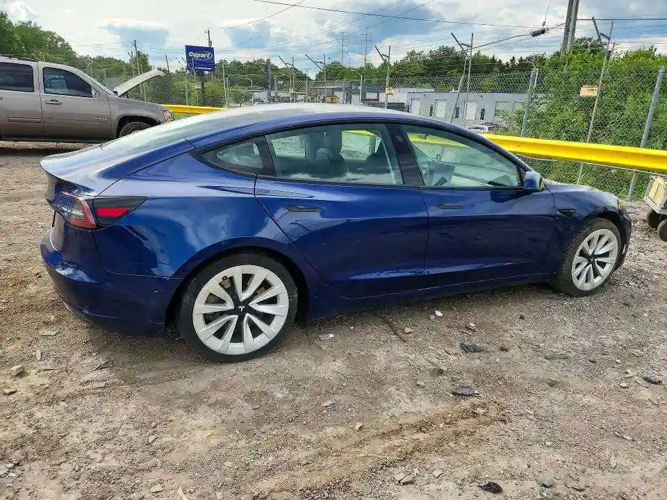5YJ3E1EA7NF185940 2022 TESLA MODEL 3-2