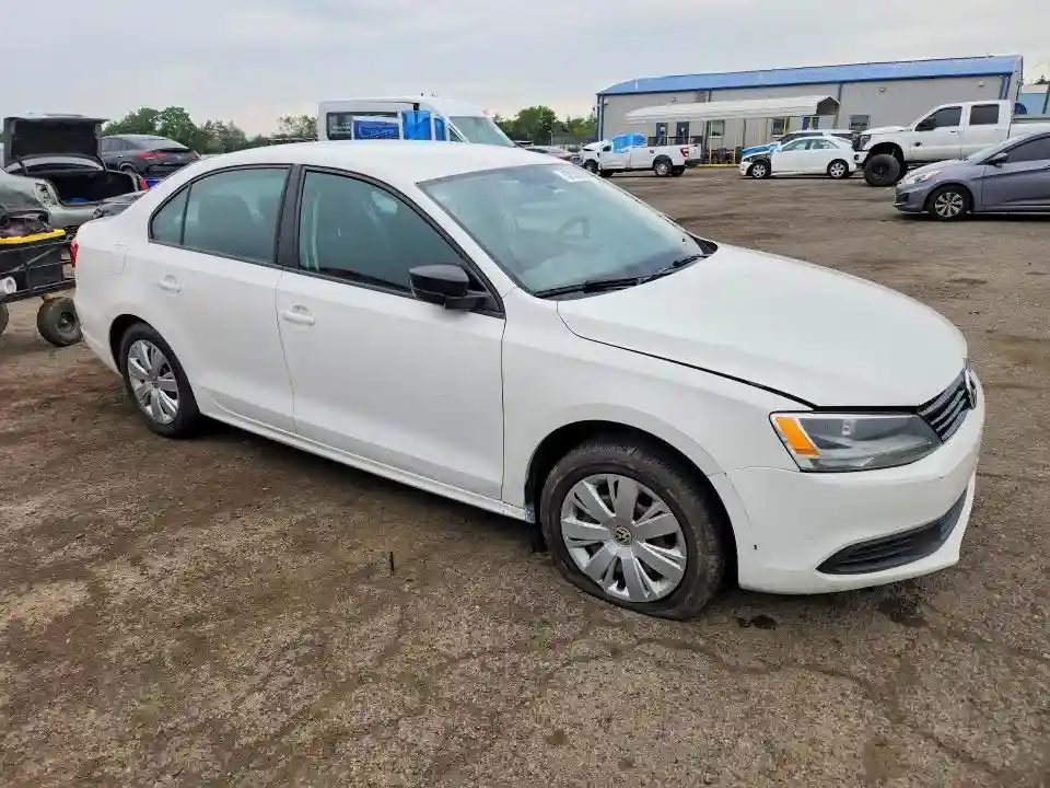 3VW1K7AJ2DM211439 2013 VOLKSWAGEN JETTA-3