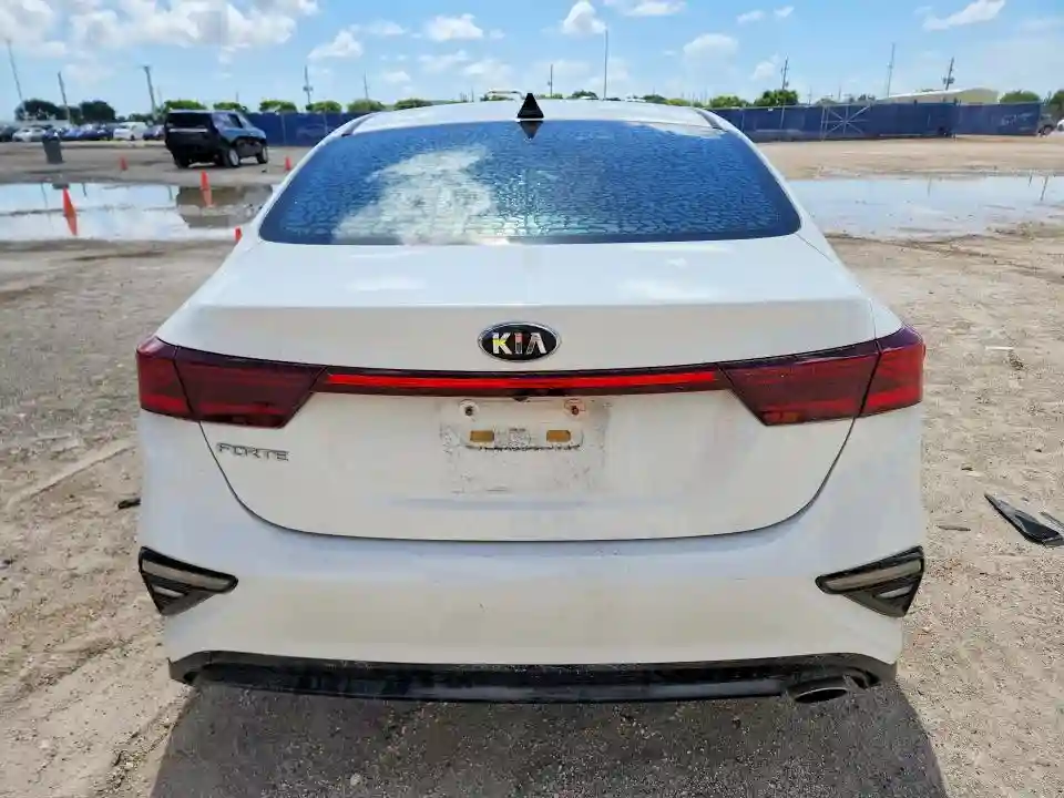 3KPF24AD4KE007167 2019 KIA FORTE LXS-5