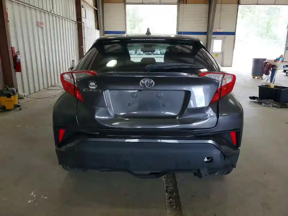 NMTKHMBX5KR068845 2019 TOYOTA C-HR-5
