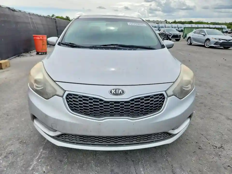 KNAFK4A60G5441863 2016 KIA FORTE-4