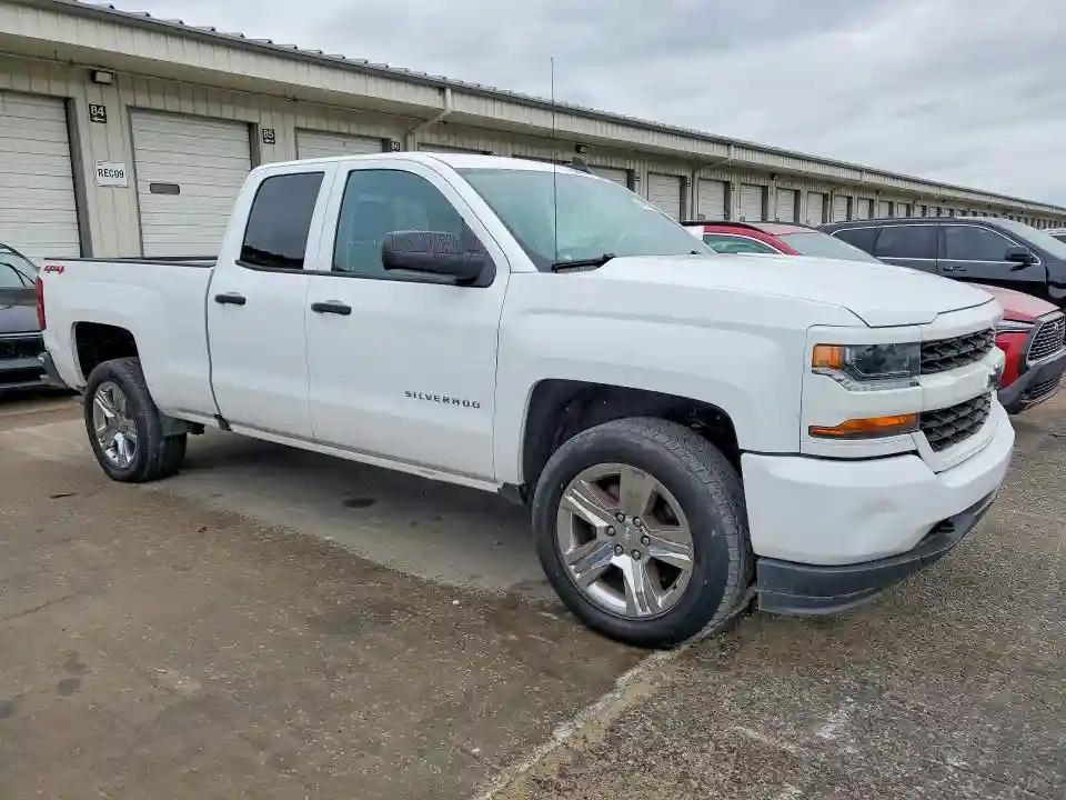 2GCVKMEC6K1173524 2019 CHEVROLET SILVERADO-3