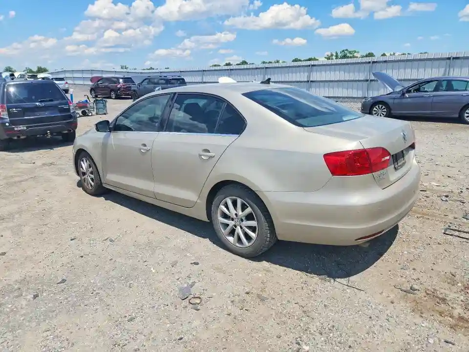 3VWDX7AJXDM301856 2013 VOLKSWAGEN JETTA-1