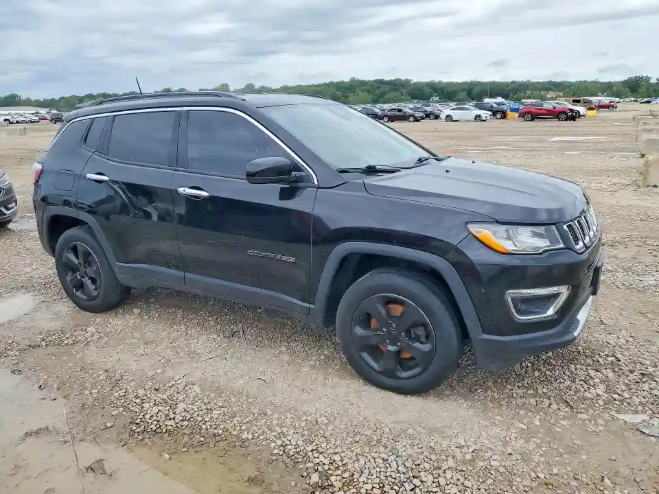 3C4NJDBB6JT200247 2018 JEEP COMPASS-3