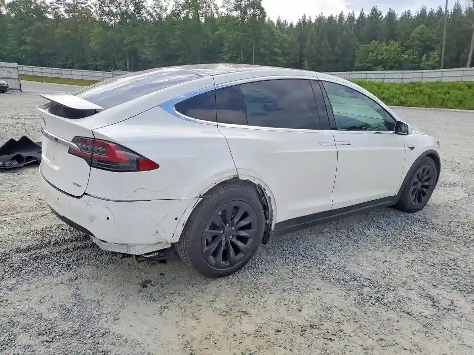 5YJXCAE20GF006978 2016 TESLA MODEL X-2