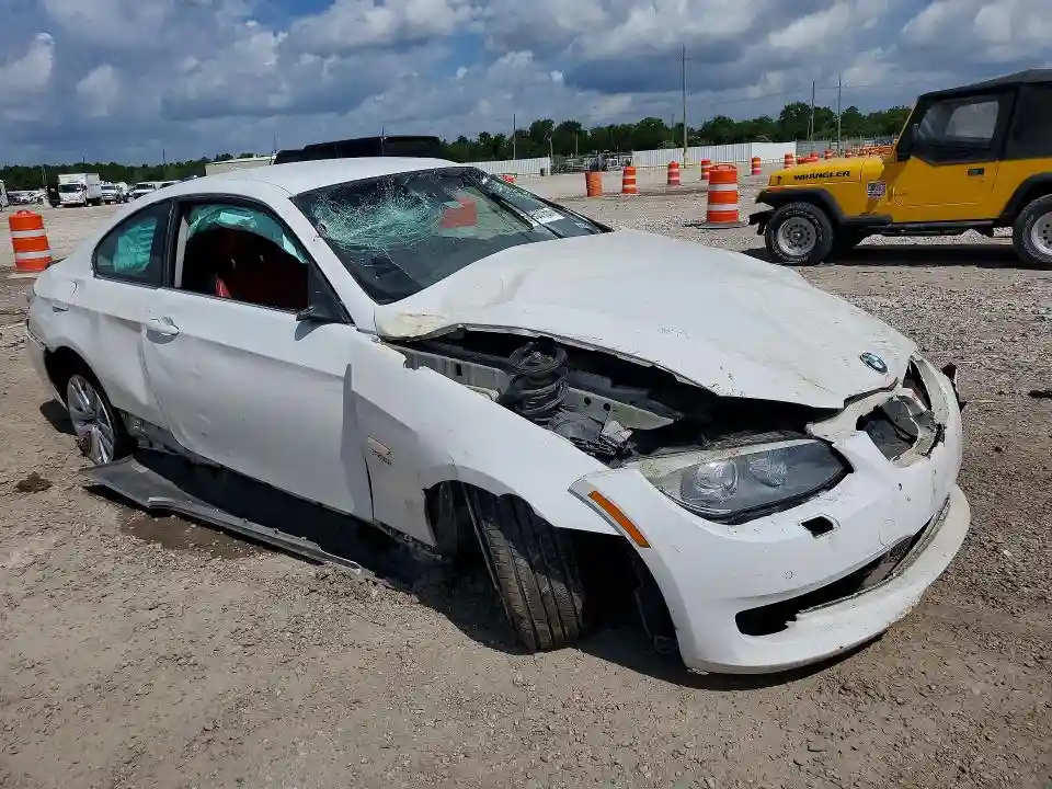 WBAKF3C54DJ386239 2013 BMW 3 SERIES-3