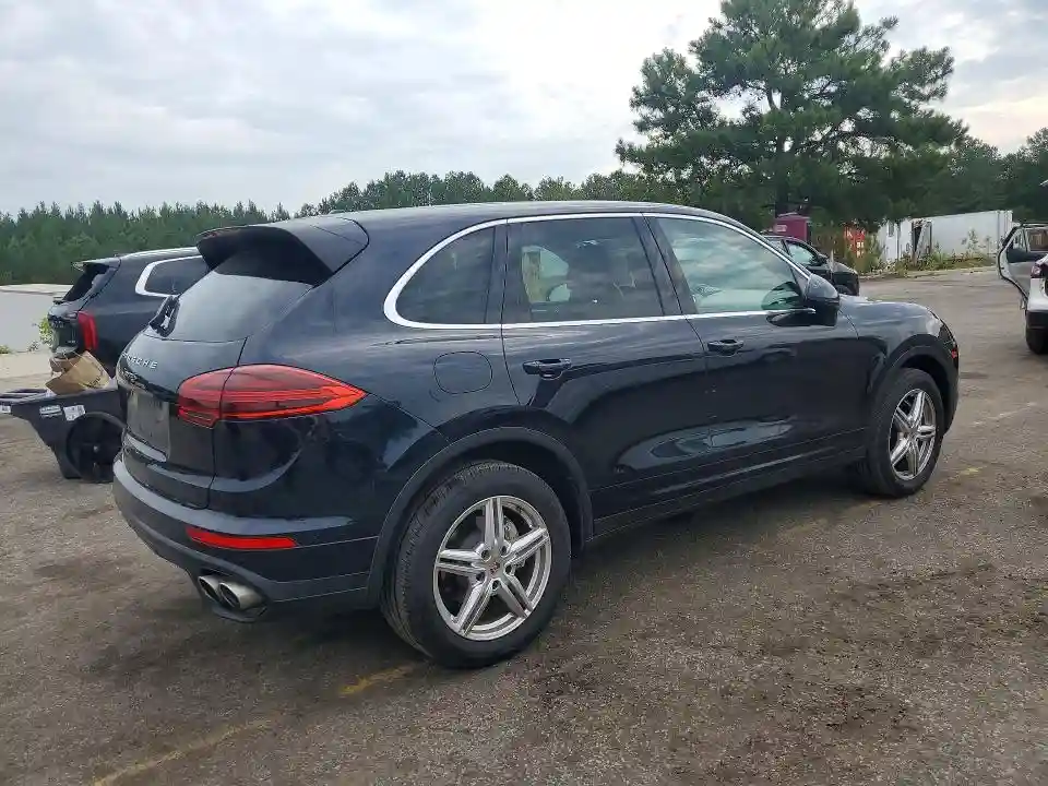 WP1AB2A25HLA51108 2017 PORSCHE CAYENNE-2