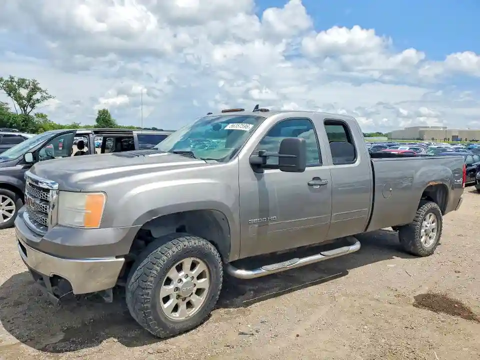 1GT523CG9CZ329385 2012 GMC SIERRA-0