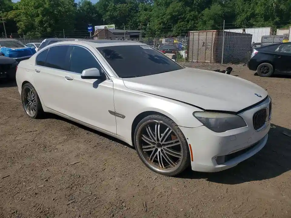 WBAKA8C50BCY37115 2011 BMW 7 SERIES-3