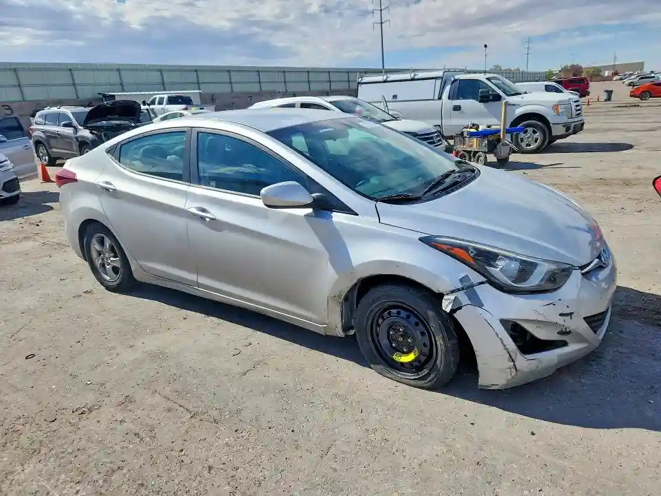 5NPDH4AE8FH594229 2015 HYUNDAI ELANTRA-3