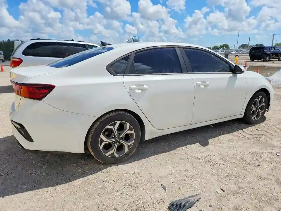 3KPF24AD4KE007167 2019 KIA FORTE LXS-2
