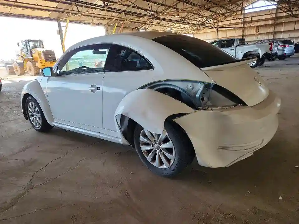 3VWF17AT6HM629745 2017 VOLKSWAGEN BEETLE-1