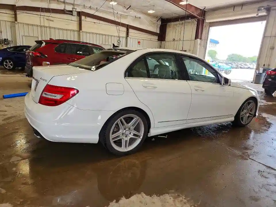 WDDGF8AB8DR274680 2013 MERCEDES-BENZ C-CLASS-2