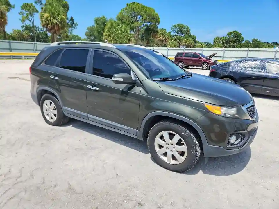 5XYKT3A13BG119344 2011 KIA SORENTO-3