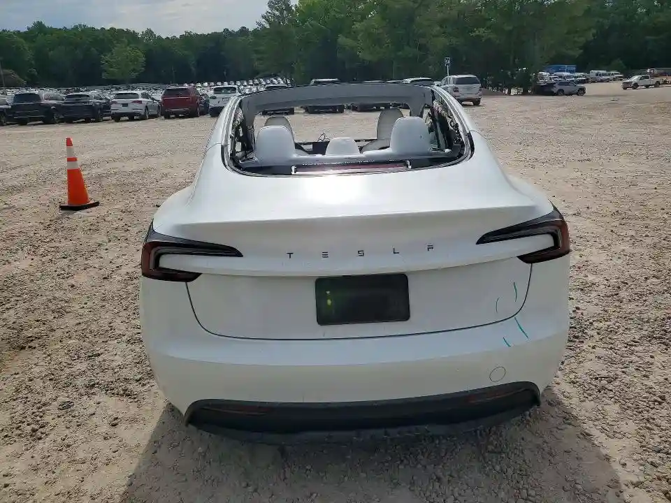 5YJ3E1EA9SF922129 2025 TESLA MODEL 3-5