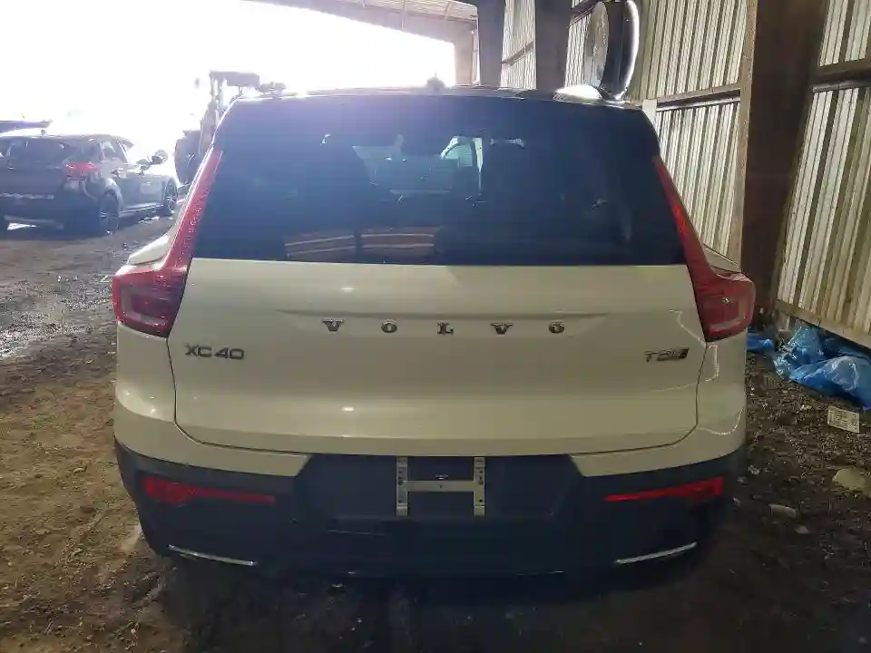 YV4162UM7K2107000 2019 VOLVO XC40-5