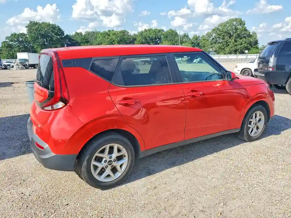 KNDJ23AU1L7021369 2020 KIA SOUL S-2