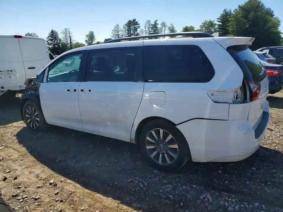 5TDJZ3DC9JS188936 2018 TOYOTA SIENNA-1
