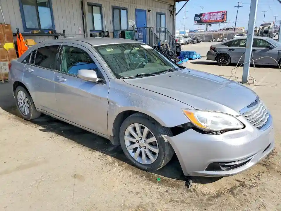 1C3CCBBG7EN144864 2014 CHRYSLER 200-3