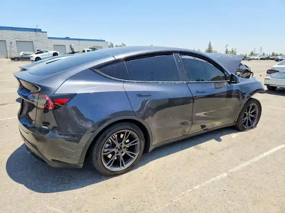 7SAYGDEDXSF277988 2025 TESLA MODEL Y-2