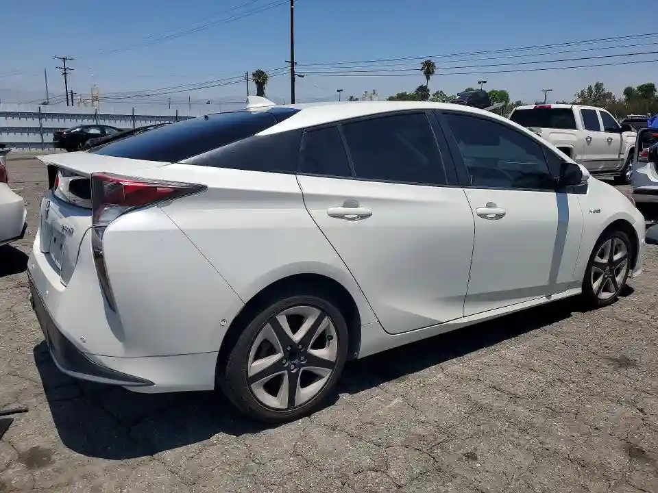 JTDKARFUXG3020897 2016 TOYOTA PRIUS-2