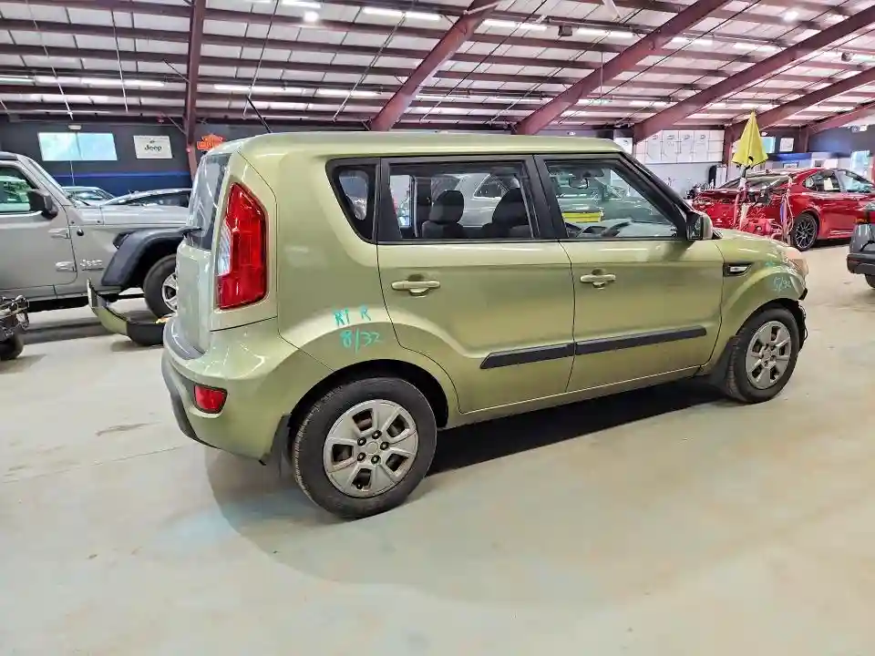 KNDJT2A54D7523178 2013 KIA SOUL BASE-2