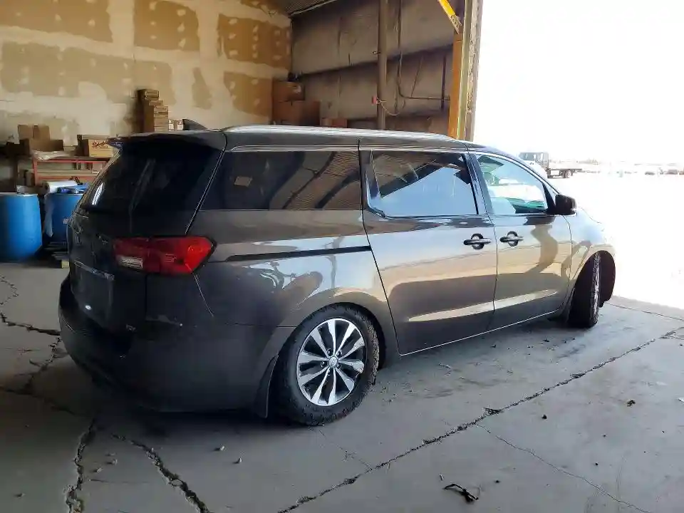 KNDMC5C19G6185358 2016 KIA SEDONA-2