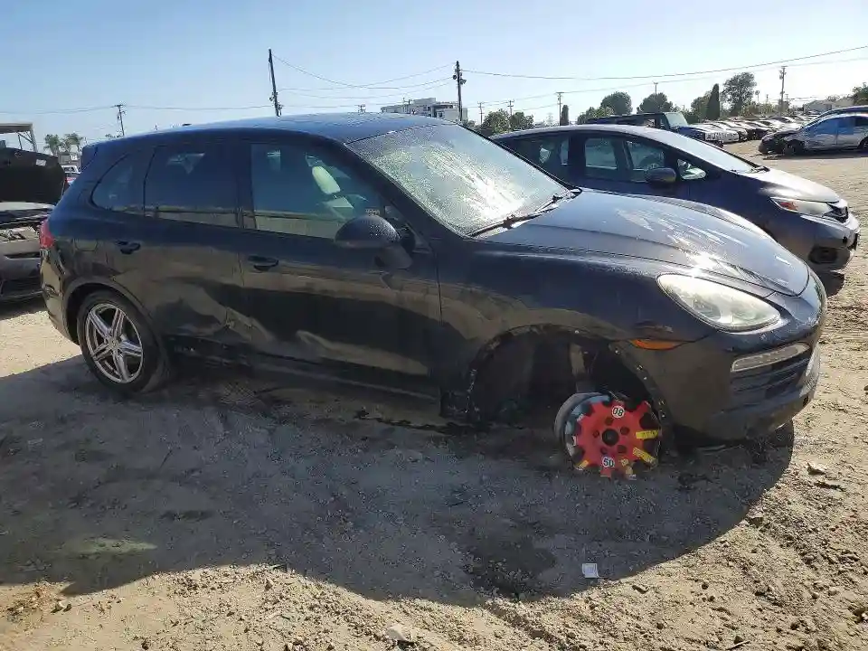 WP1AA2A20BLA02506 2011 PORSCHE CAYENNE-3