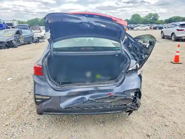3KPF24AD0KE130626 2019 KIA FORTE LXS-5