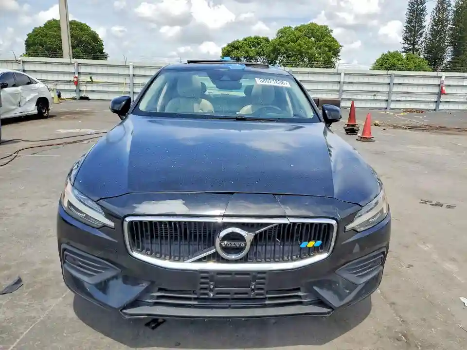 7JRA22TKXLG072053 2020 VOLVO S60-4