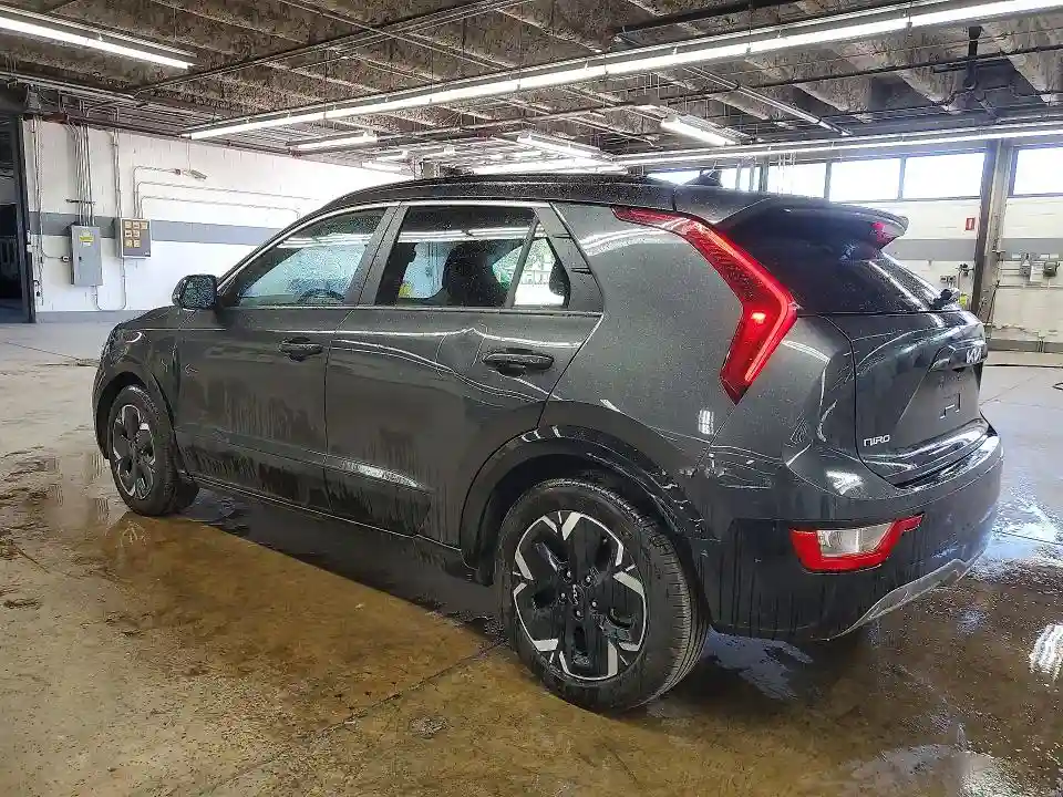 KNDCR3L12P5045298 2023 KIA NIRO-1