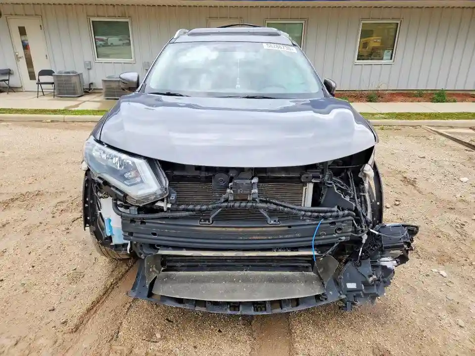 5N1AT2MV0JC790828 2018 NISSAN ROGUE-4