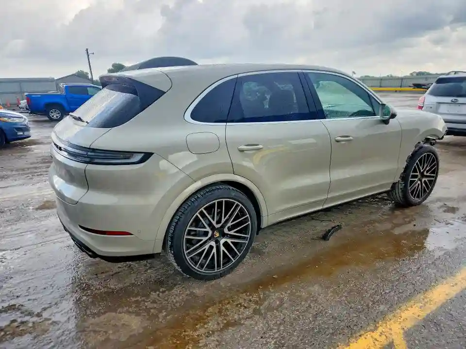 WP1AA2AY9RDA14226 2024 PORSCHE CAYENNE-2