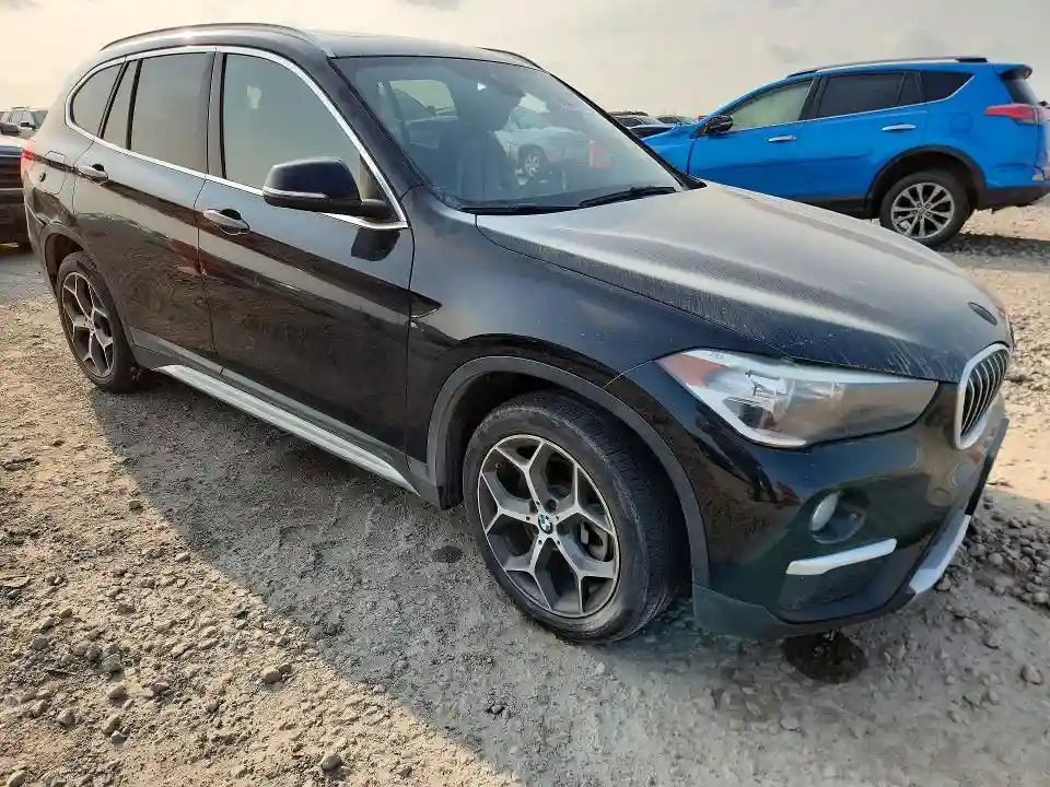 WBXHU7C58K3H45075 2019 BMW X1-3