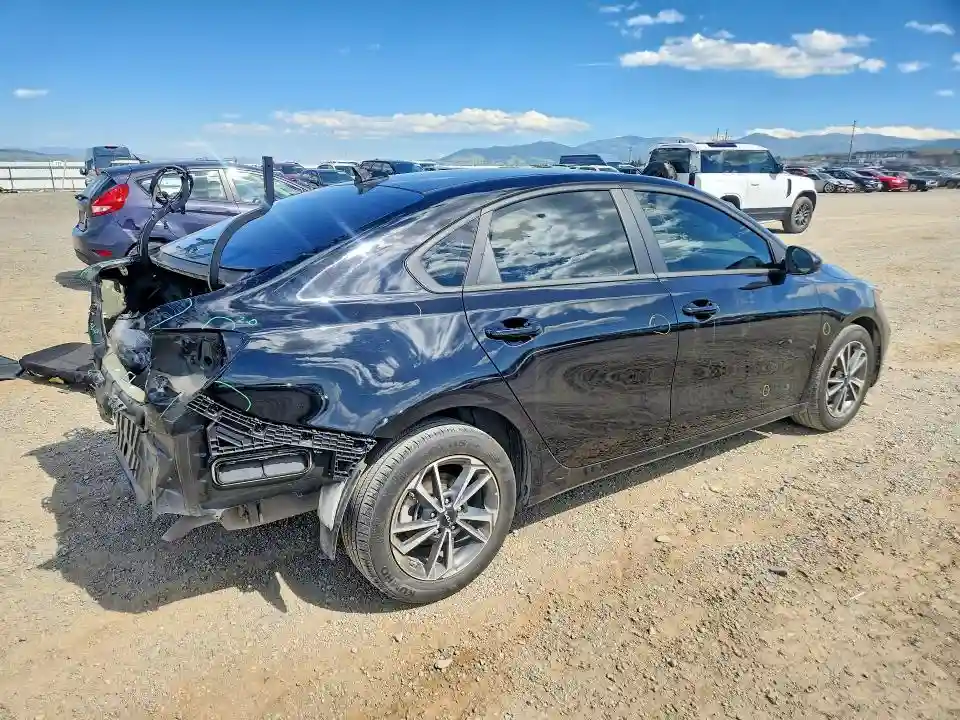 3KPF24ADXNE493729 2022 KIA FORTE-2