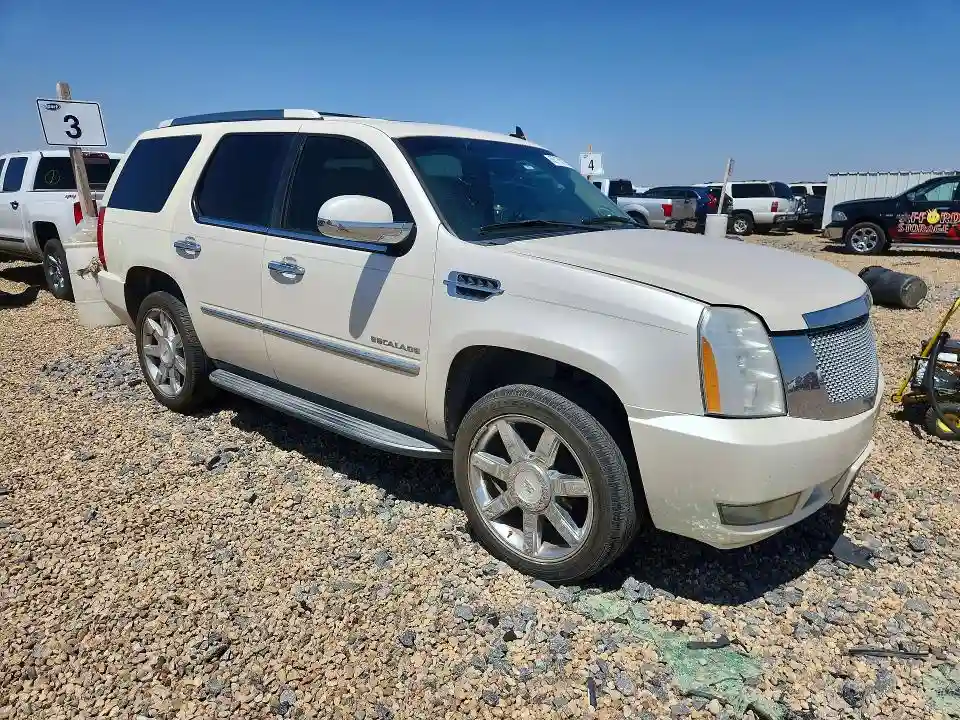 1GYS3BEF4BR157905 2011 CADILLAC ESCALADE-3