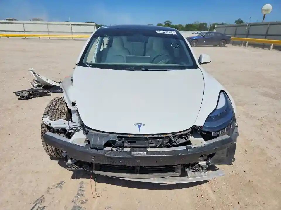 5YJ3E1EA4MF018479 2021 TESLA MODEL 3-4