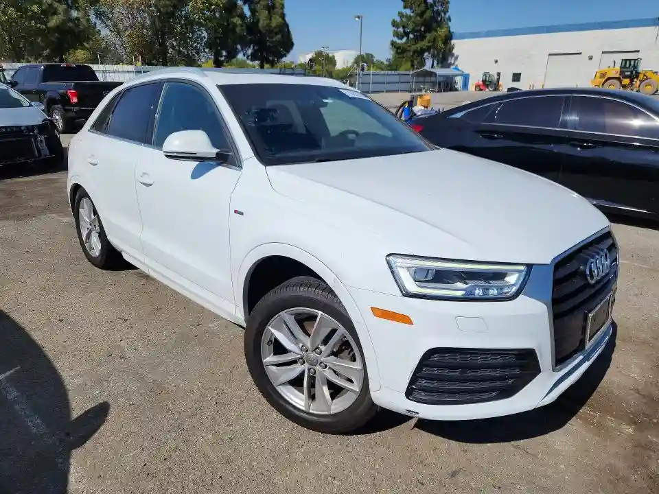 WA1JCCFS1JR032663 2018 AUDI Q3-3