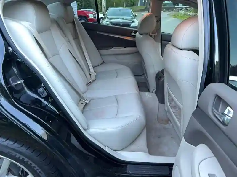 JN1CV6ARXBM350894 2011 INFINITI G37-5