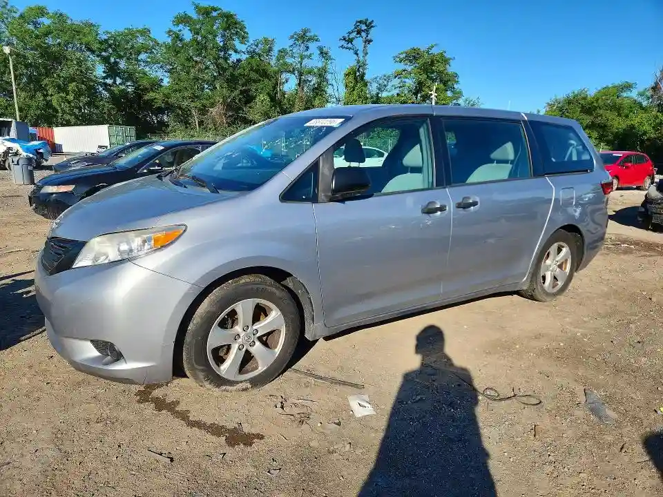 5TDZK3DC1FS659038 2015 TOYOTA SIENNA-0