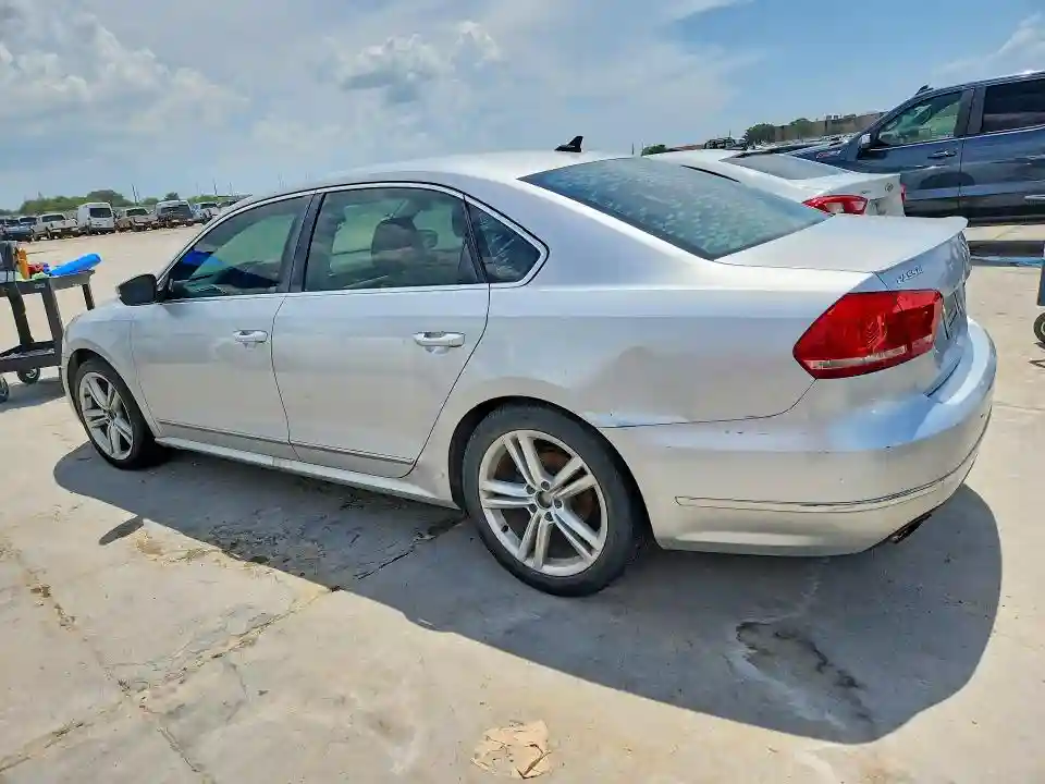 1VWCS7A3XEC018999 2014 VOLKSWAGEN PASSAT-1