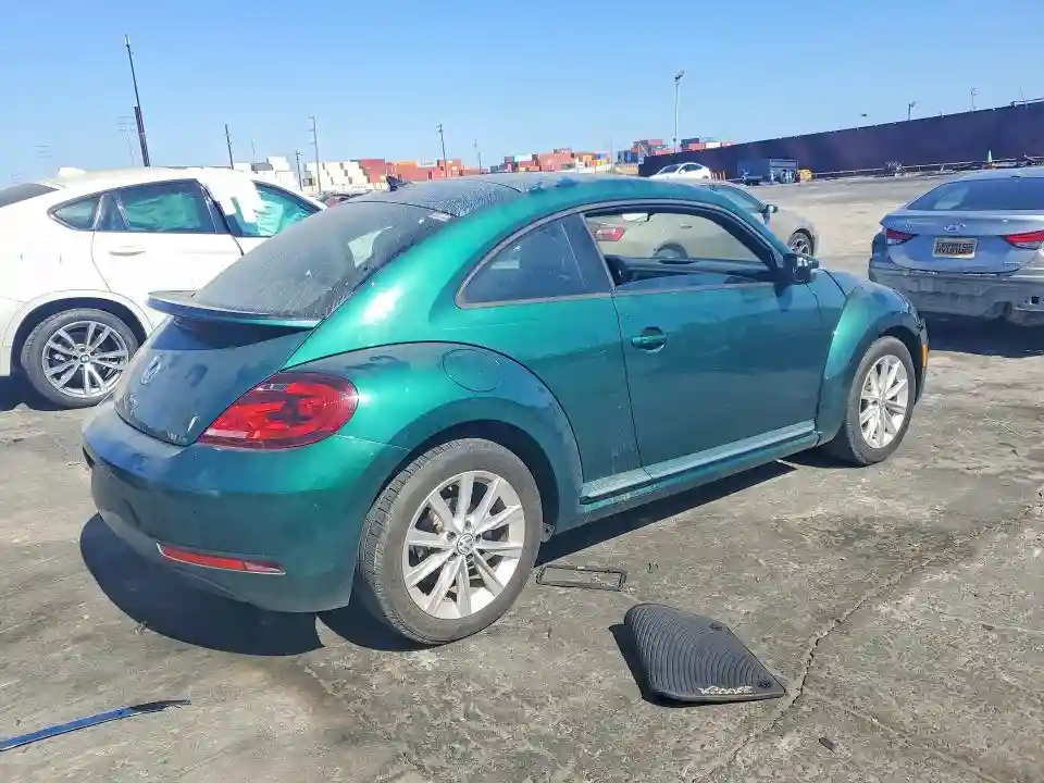 3VWFD7ATXJM714746 2018 VOLKSWAGEN BEETLE-2