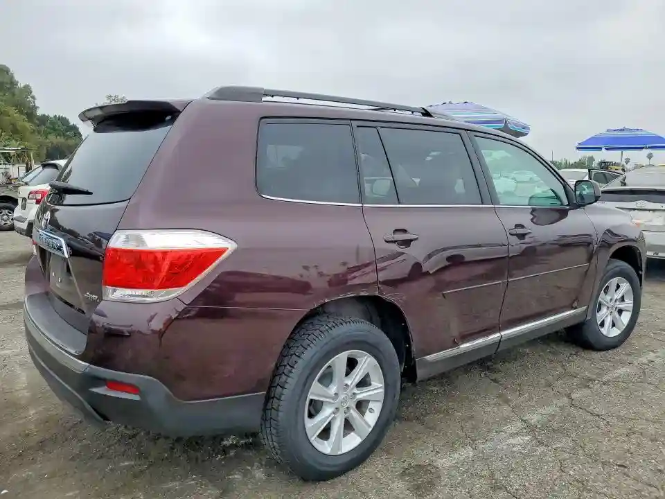 5TDBK3EH2BS047503 2011 TOYOTA HIGHLANDER-2