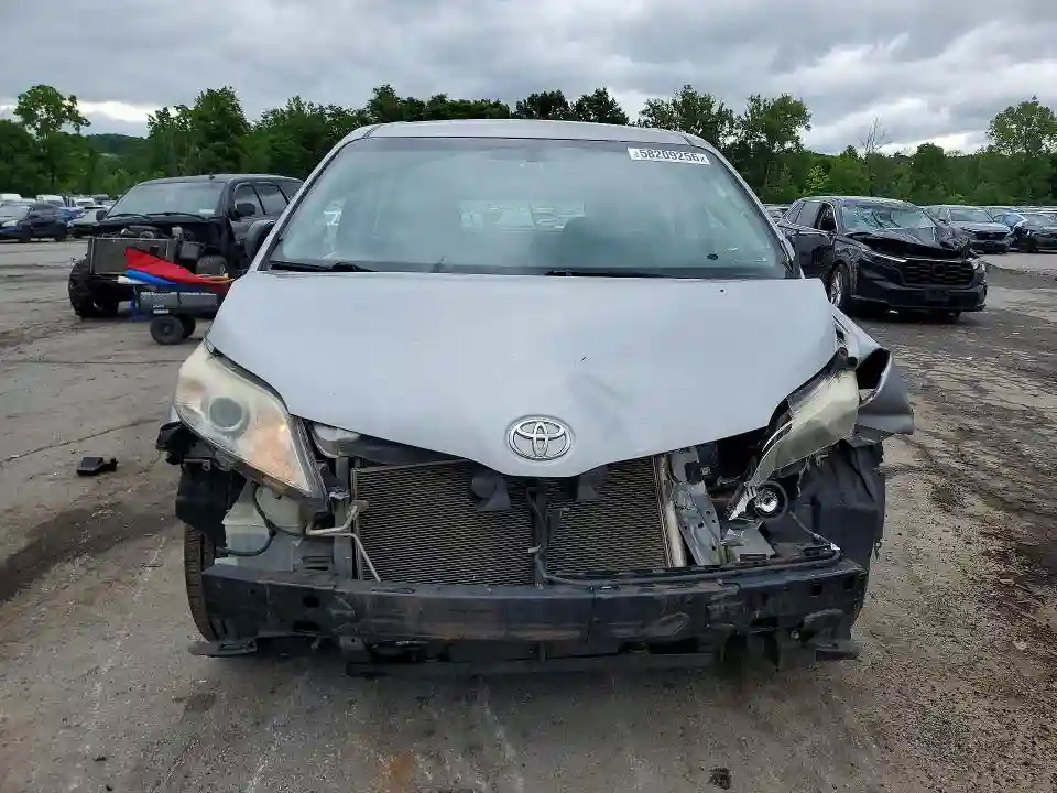 5TDZK3DC1GS708045 2016 TOYOTA SIENNA L 7-4